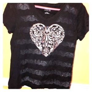 Silver heart short sleeve tee